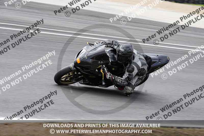 cadwell no limits trackday;cadwell park;cadwell park photographs;cadwell trackday photographs;enduro digital images;event digital images;eventdigitalimages;navarra;no limits trackdays;peter wileman photography;racing digital images;trackday digital images;trackday photos